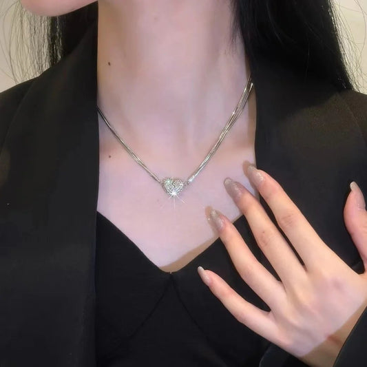 💘50% RABATT! ✨ Minimalistisk hjärtformad halskedja med diamanter, elegant magnetlås, fin vardagssmycke💘