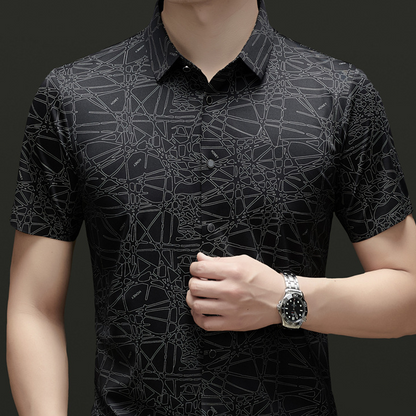 Elegant skjorta med korta ärmar och krage i abstrakt geometriskt mönster för män