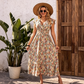 👗 50% RABATT NU!🌸 Blommig V-ringad Klänning med Smockad Midja – Flatterärm & A-linje – Elegant Sommar- & Semesterklänning 🥂