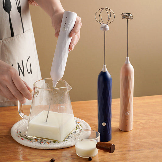 ☕ 50 % RABATT!✨ Handhållen mjölkskummare – 3 justerbara hastigheter för perfekt skumma 🥛