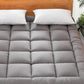 🛏️ 50% RABATT NU!☁️ Soft Quilted Mattress Topper – molnlik komfort, dubbelsidig design & andningsbar – perfekt för en djupare och mer återställande sömn ✨🛌